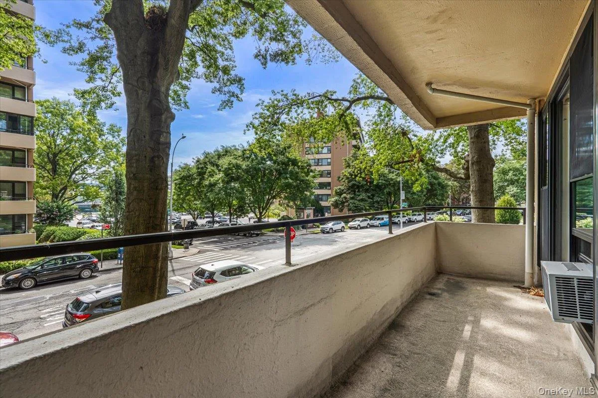 7-24 166th Street #2D, Beechhurst NY -- Le Havre on the Water Coop for sale
