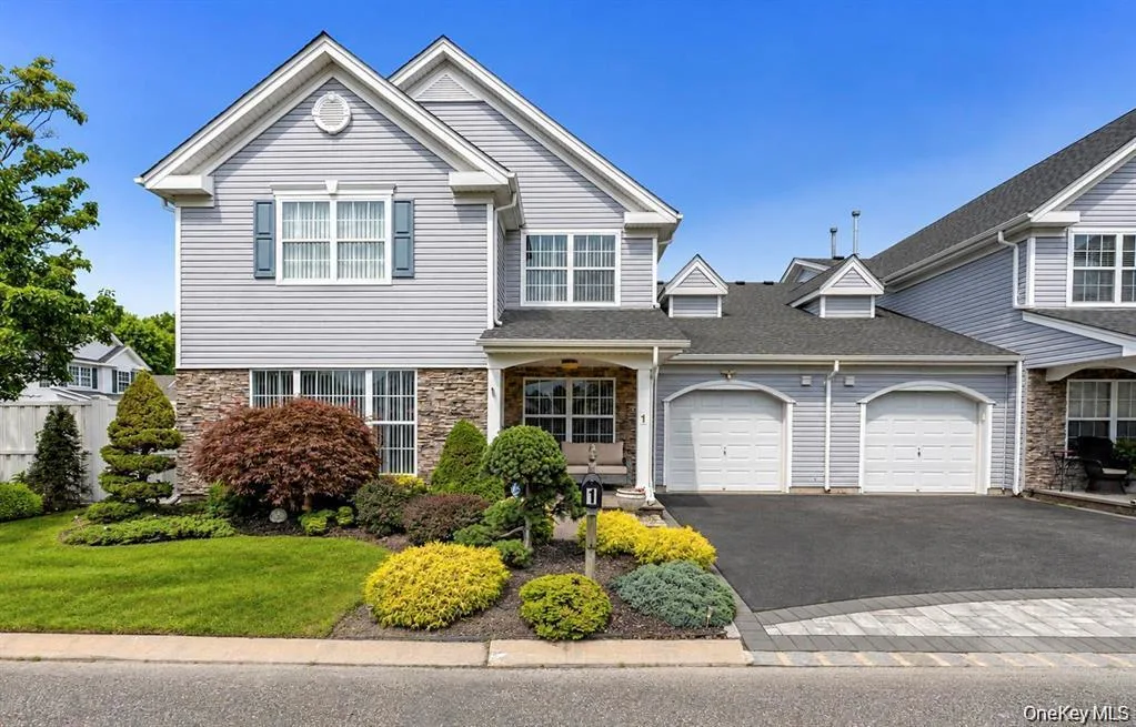 1 Jennifer Lane, Middle Island NY -- Birchwood at Spring Lake Condo for sale