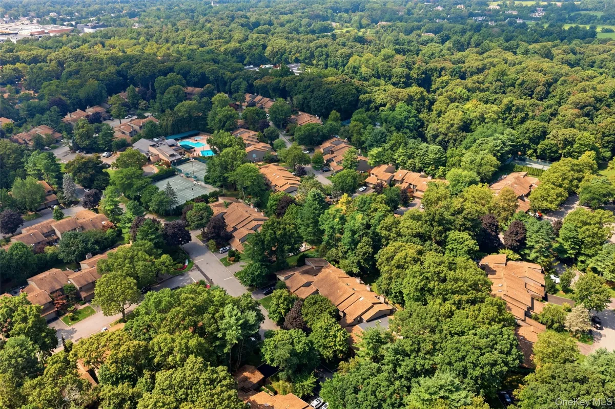 42 Country Club Drive, Jericho NY -- The Hamlet Condo for sale