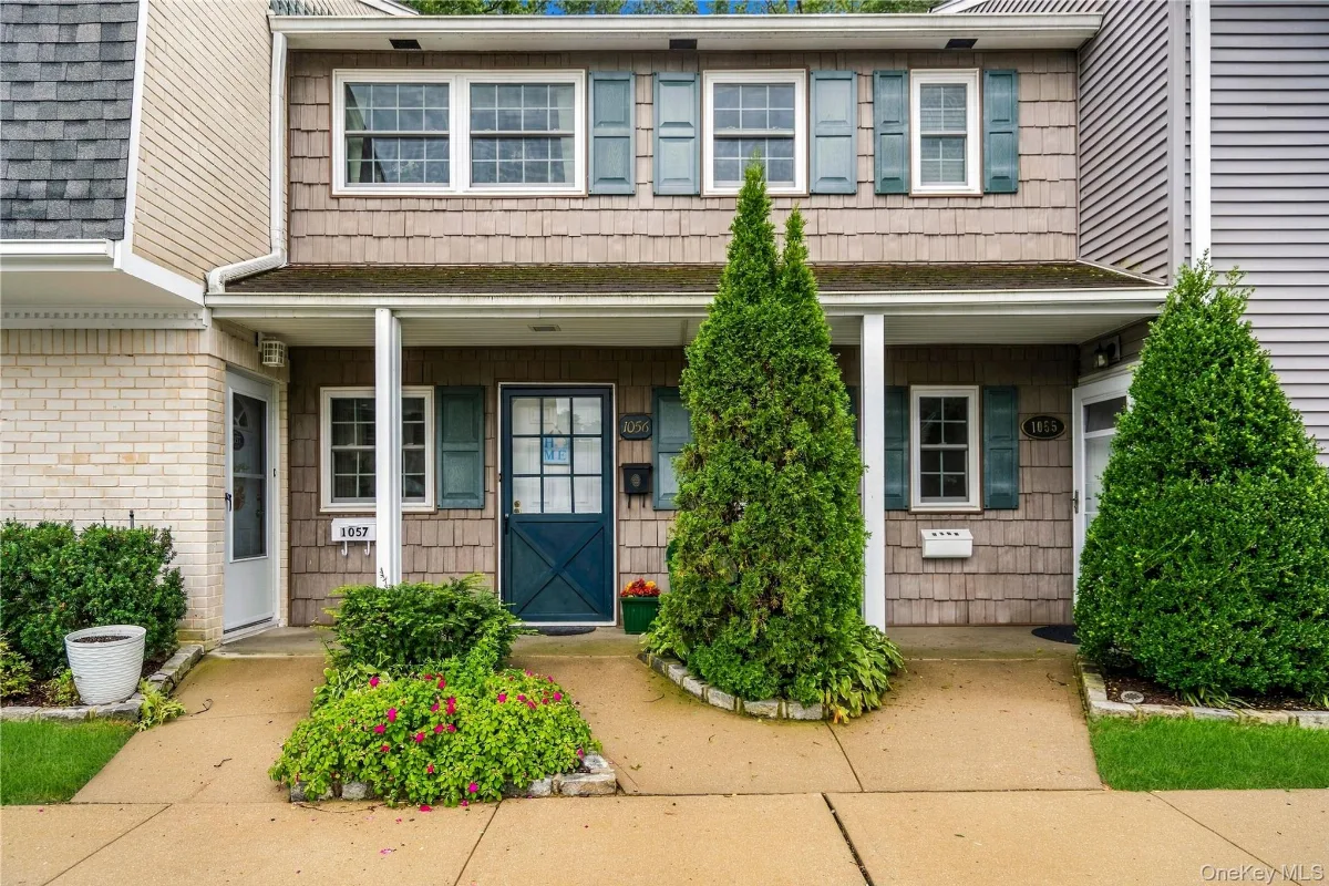 1056 Village Drive #1056, Hauppauge, NY 11788