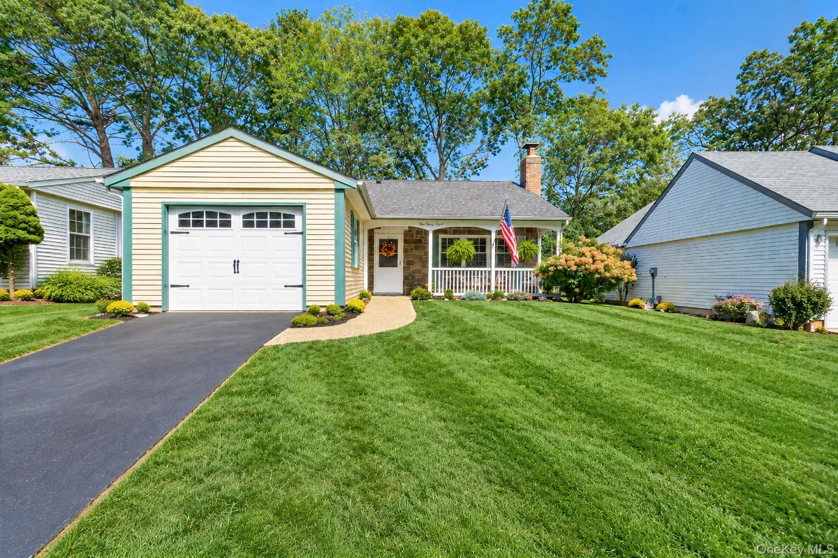 148 Laurance Lane, Ridge NY -- Condo for sale