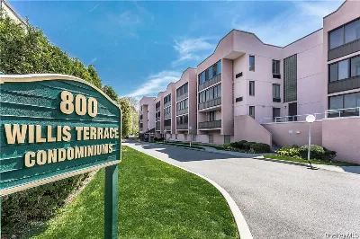 800 Willis Avenue, Albertson