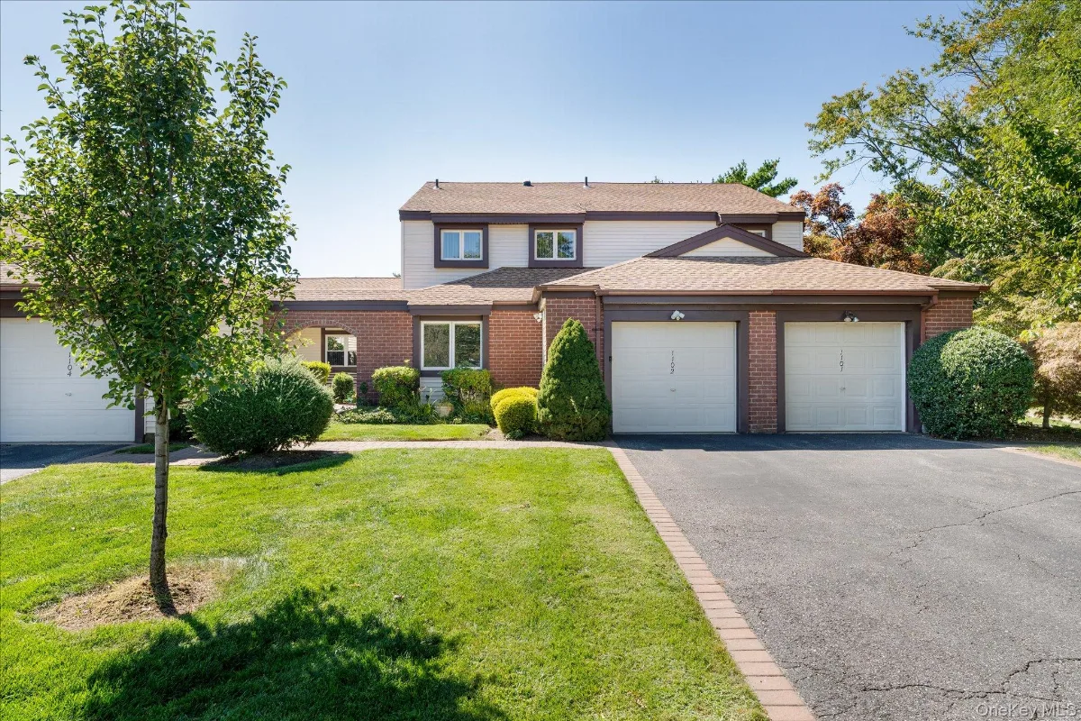 1102 Gotham Path, Saint James NY -- Fairfield at St James Condo for sale