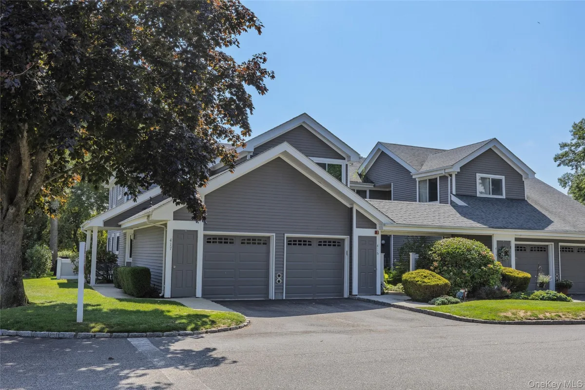 416 Lindsay Lane, Moriches NY -- The Waterways Condo for sale