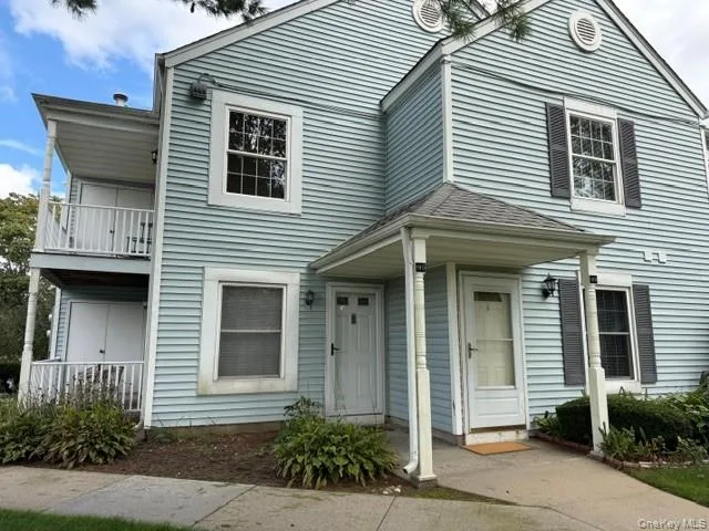 196 Fairview Circle, Middle Island NY -- Artist Lake Condo for sale