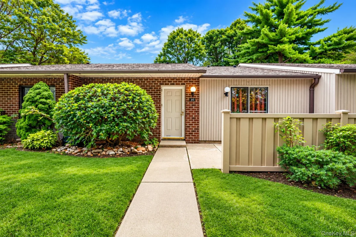 241 Birchwood Road, Coram NY -- Bretton Woods Condo for sale