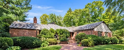 4 Broadlawn Avenue, Great Neck