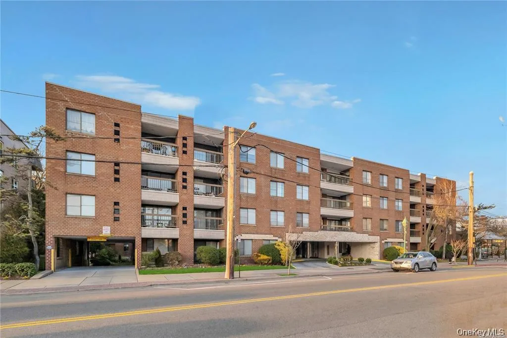 376 Central Avenue #4-U, Lawrence NY -- Condo for sale