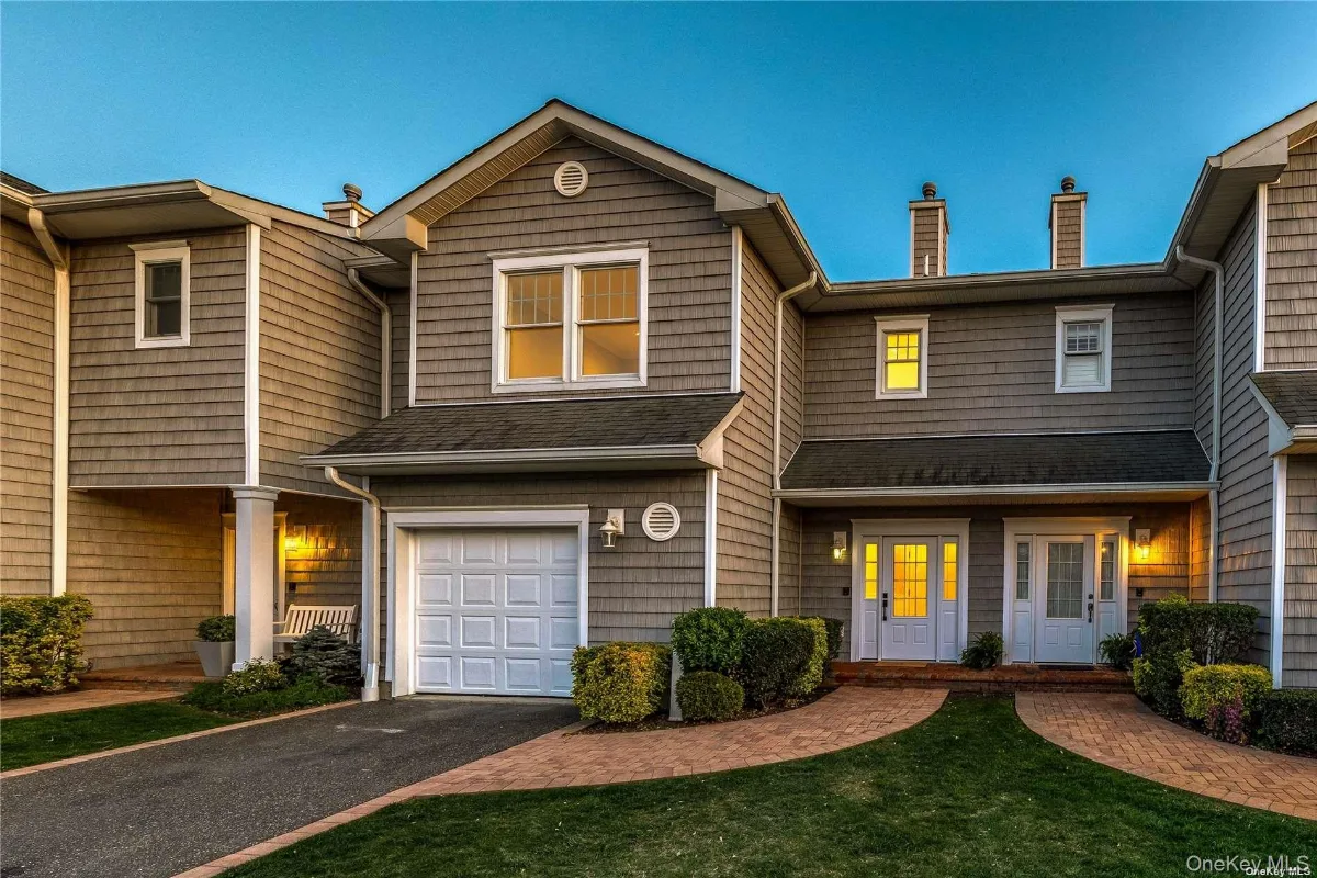 9 Ocean Watch Court, Freeport NY -- Ocean Watch at Harbor Pointe Condo for sale