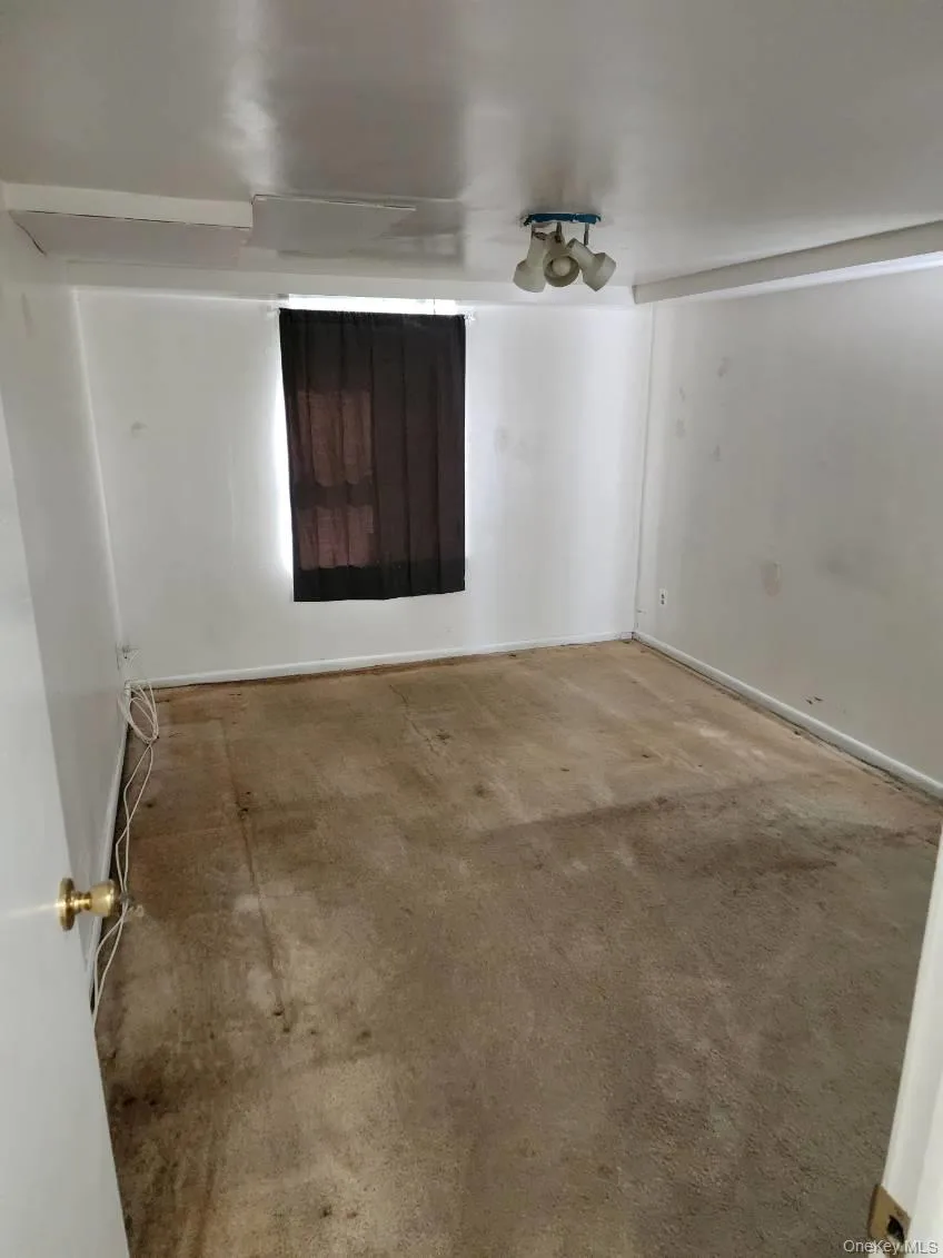 49 Edwards Street #T, Roslyn Heights NY -- Roslyn Gardens Coop for sale