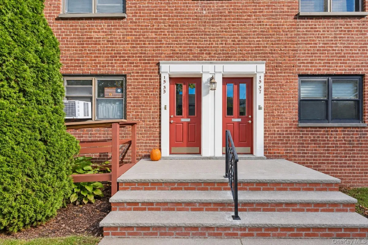 15-35 160 Street #6-160, Whitestone NY -- Clearview Gardens Coop for sale