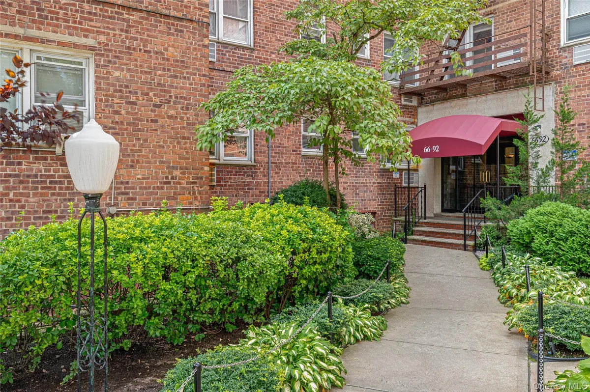 66-92 Selfridge Street #4H, Forest Hills, NY 11375