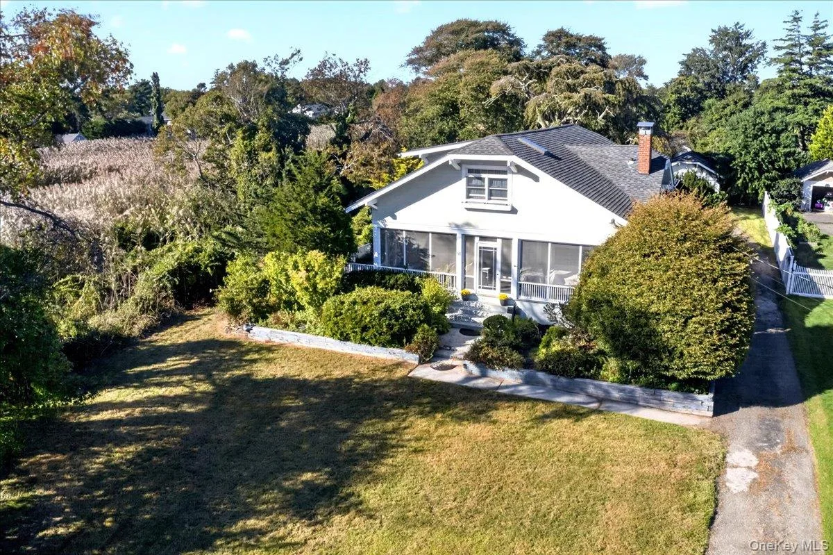 81 Oak Road, Bayport, NY 11705