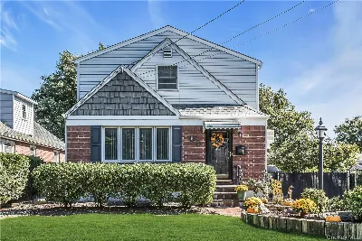 24 Fieldston Street, Westbury