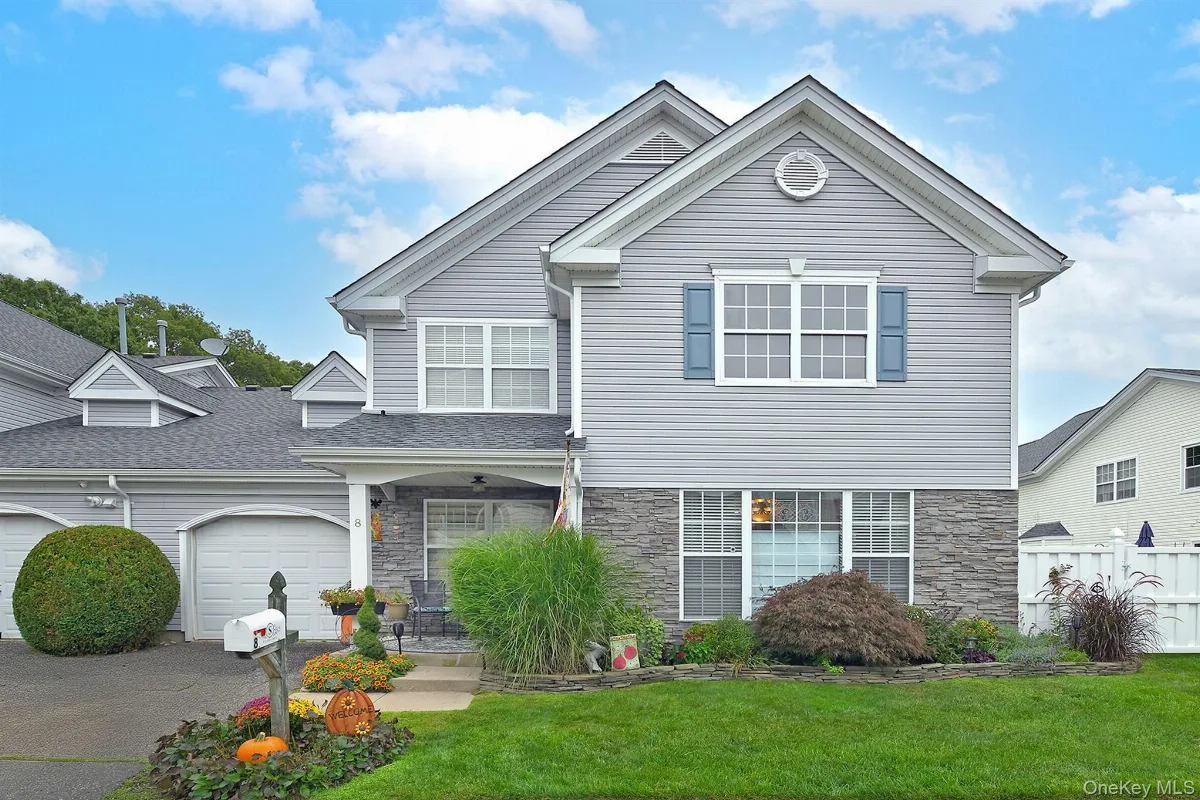 8 Lavern Drive, Middle Island NY -- Birchwood at Spring Lake Condo for sale