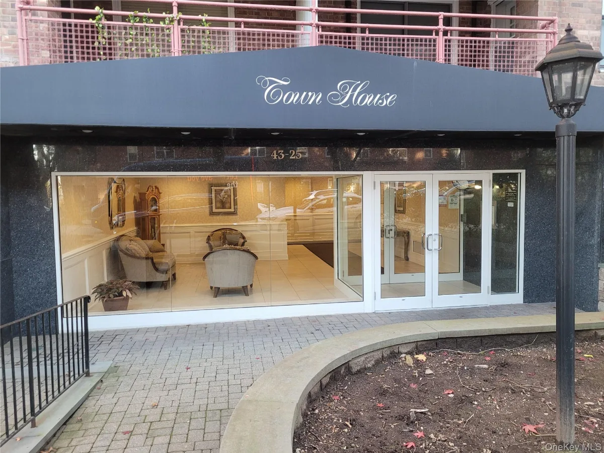 43-25 Douglaston Parkway #4J, Douglaston, NY 11363