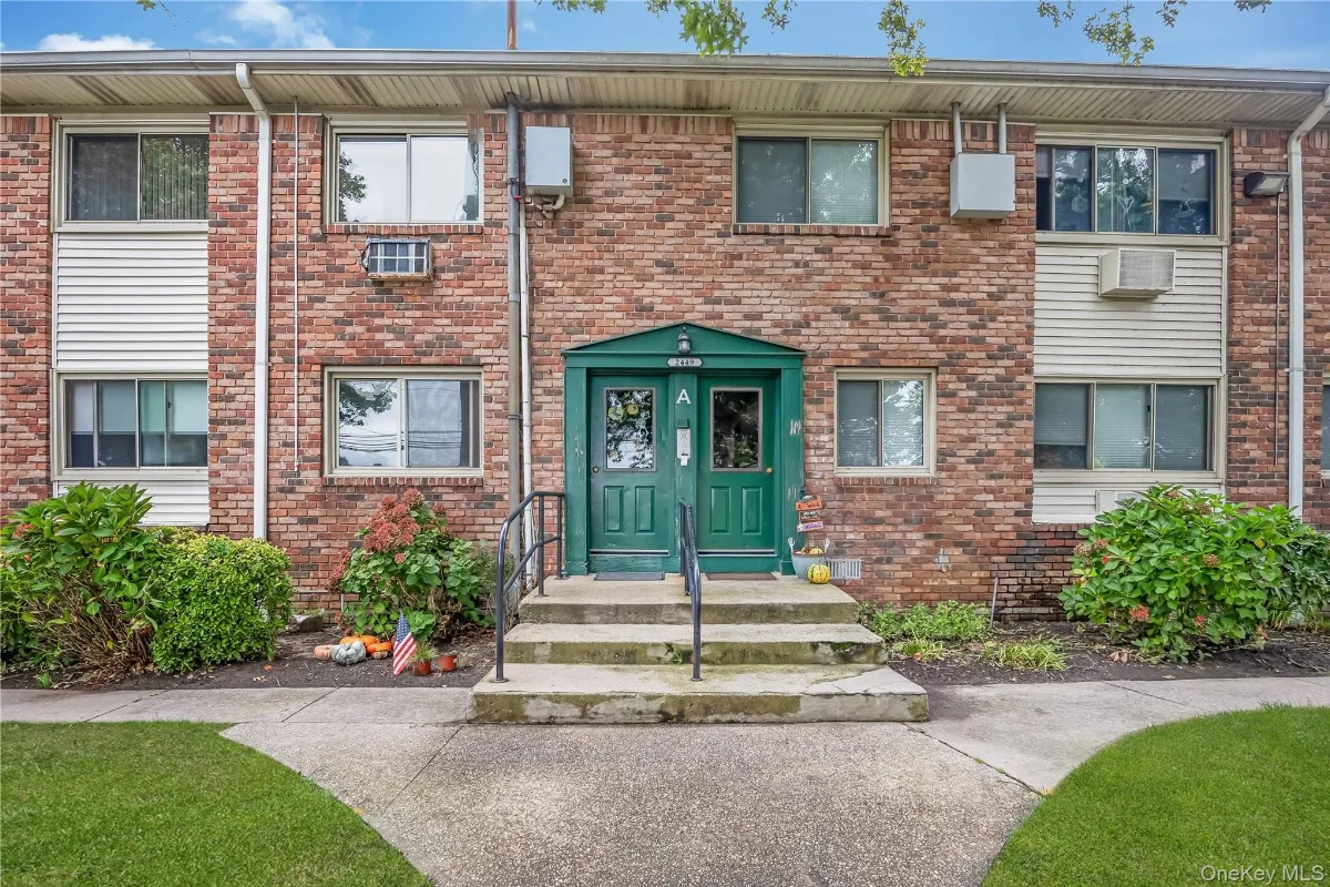 2449 Union Blvd #21A, Islip NY -- Forest Green Coop for sale