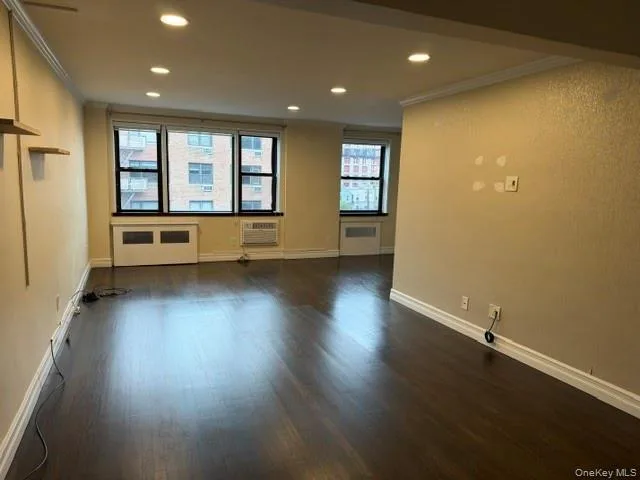 3 Birchwood Court #4M, Mineola NY -- Birchwood Court Coop for sale