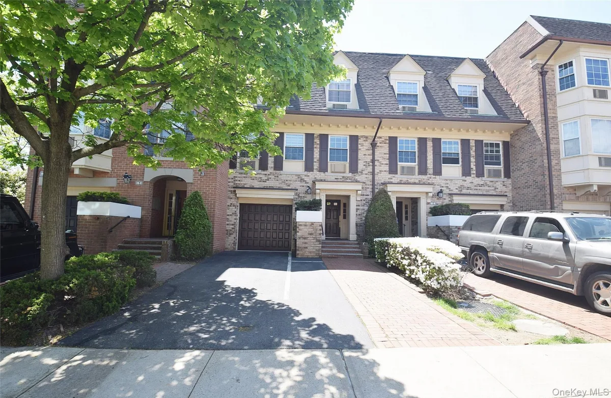 208-08 Robert Road #191M, Bayside NY -- Baybridge Condo for sale