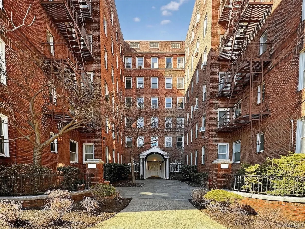 45 Kew Gardens Road #5N, Kew Gardens, NY 11415