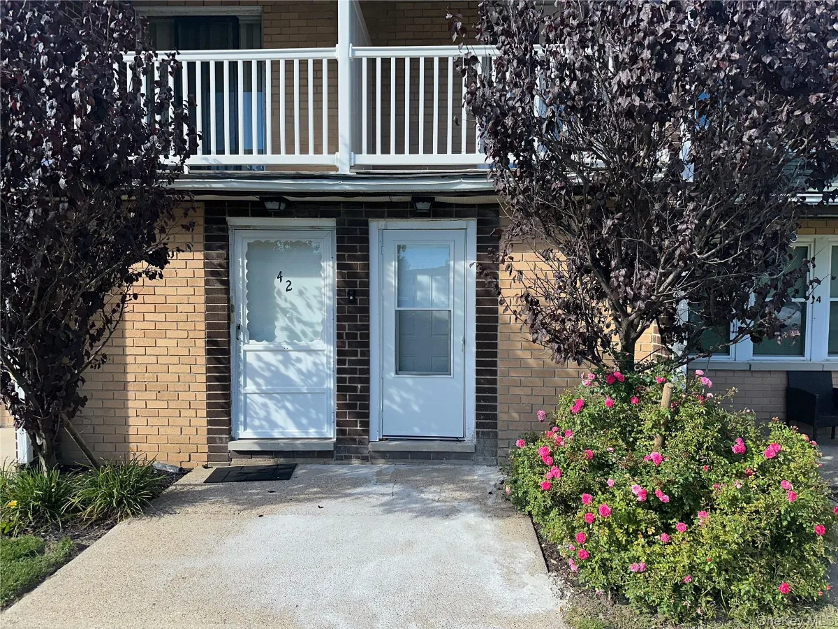 43 Artist Lake Drive, Middle Island NY -- Artist Lake Condo for sale