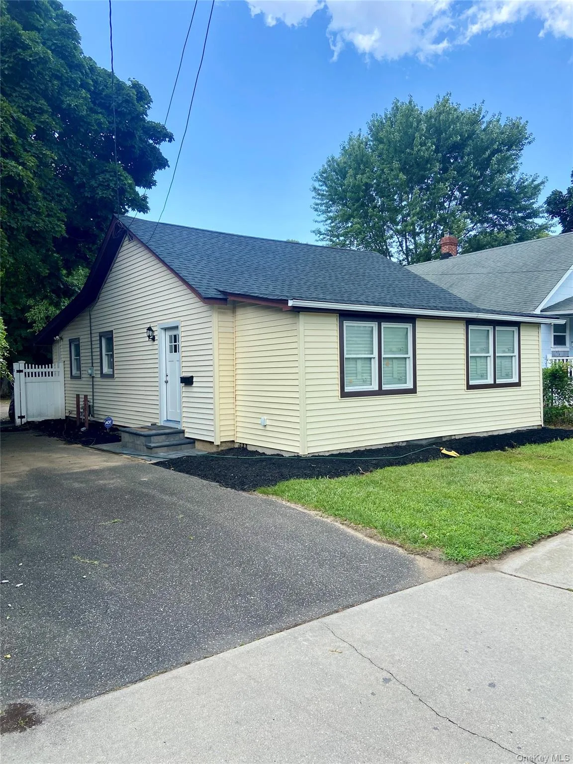 31 Oakland Avenue, Port Jefferson Station, NY 11776