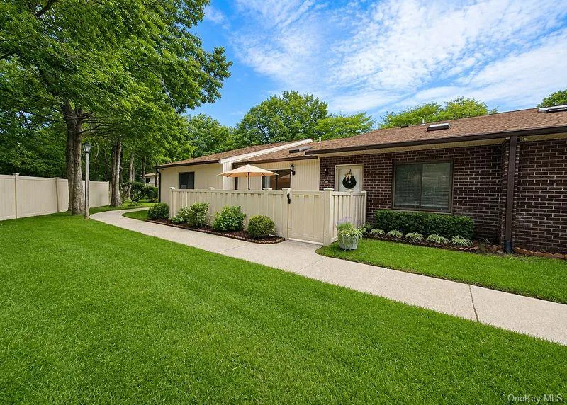 188 Birchwood Road, Coram NY -- Bretton Woods Condo for sale
