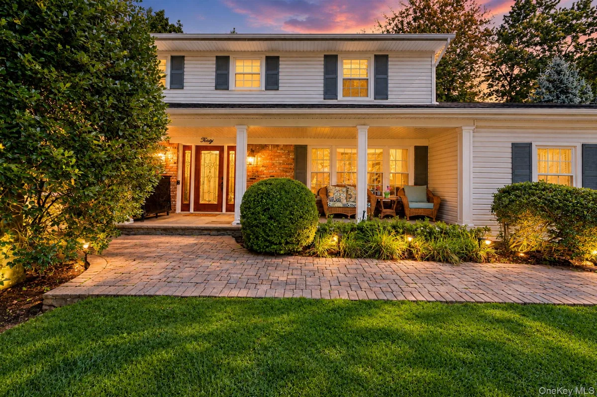 30 Damin Circle, Saint James, NY 11780