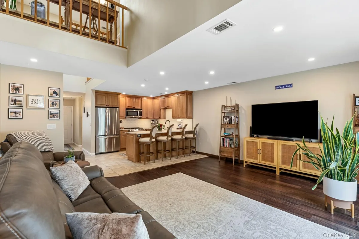 75 Fox Court, Manorville NY -- Silver Ponds Condo for sale