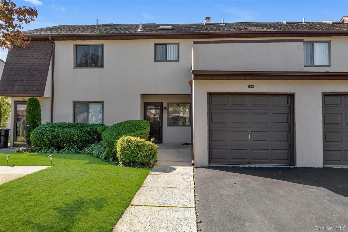 1 Anchorage #1208, Freeport NY -- Coop for sale