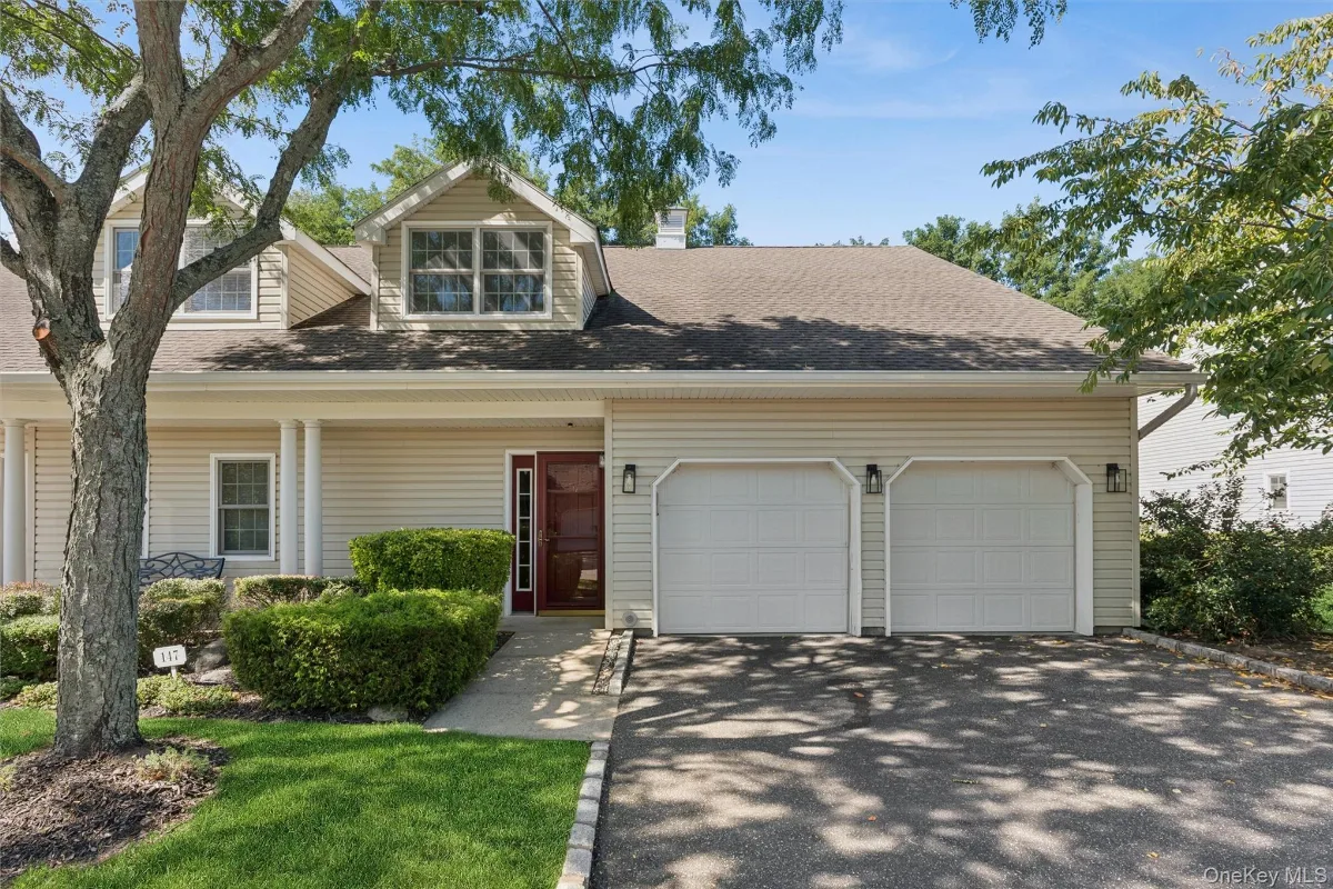 147 Pond View Drive, Port Washington NY -- Mill Pond Acres Condo for sale