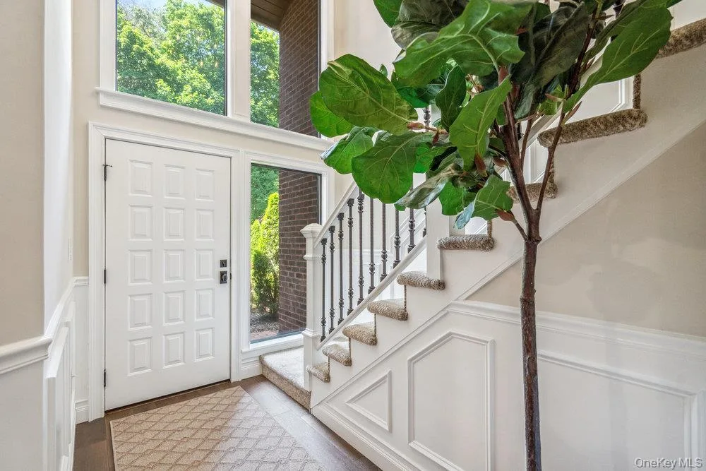 10 Pond View Court, Jericho NY -- The Hamlet Condo for sale