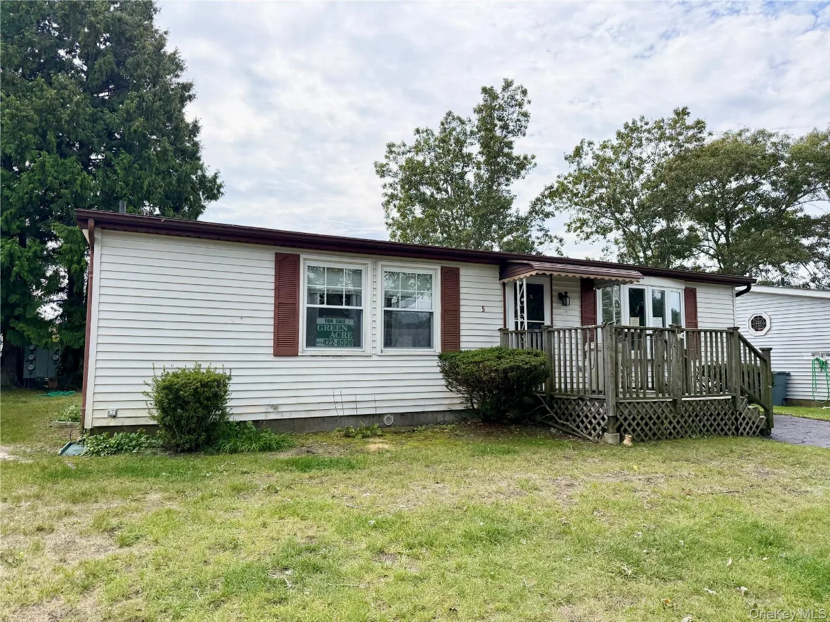 5 Holly Drive, Manorville NY -- Greenwood Village Condo for sale