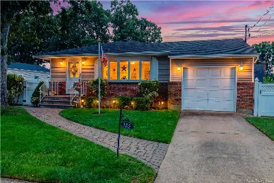 132 Yoakum Avenue, Farmingdale