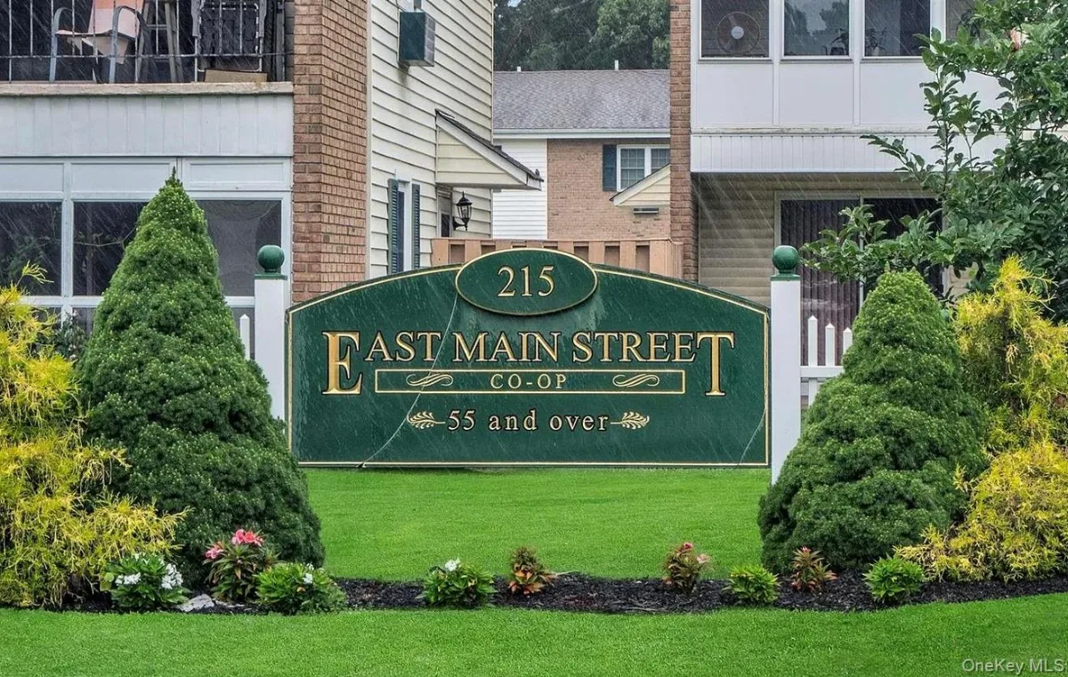 215 Main #37, East Islip, NY 11730