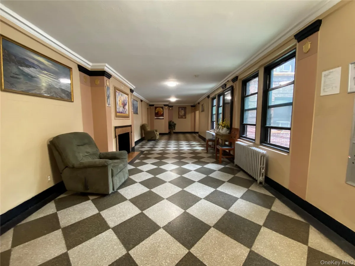 61-40 Saunders Street #D24, Rego Park, NY 11374