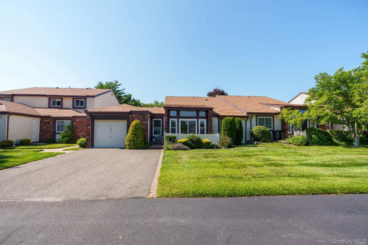 1205 Gotham Drive, Saint James NY -- Fairfield at St James Condo for sale