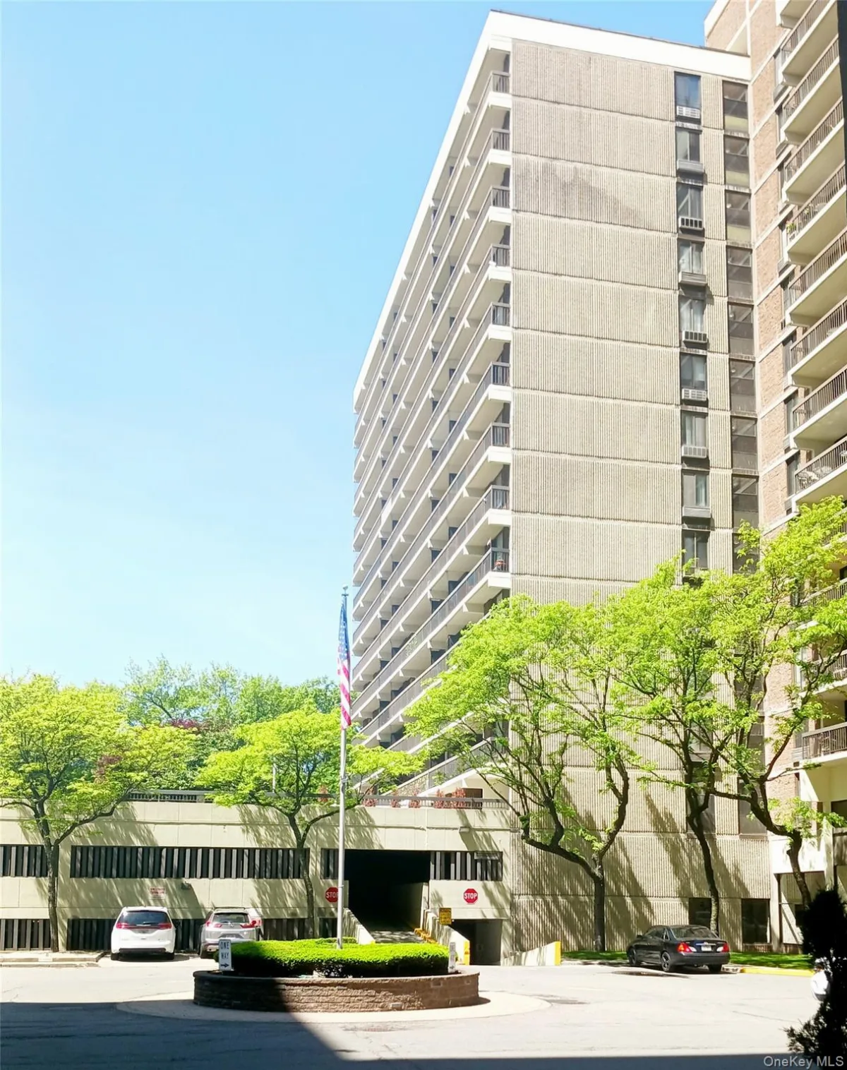 152-18 Union Turnpike #2B, Kew Gardens Hills NY -- Village Mall at Hillcrest Condo for sale