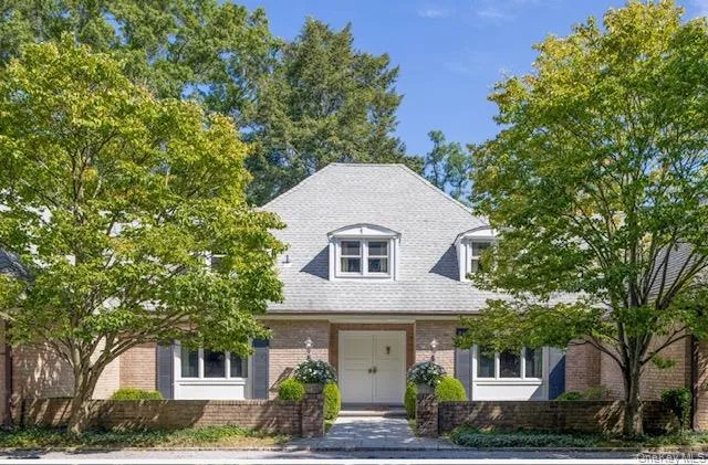 217 Feeks Lane, Locust Valley, NY 11560