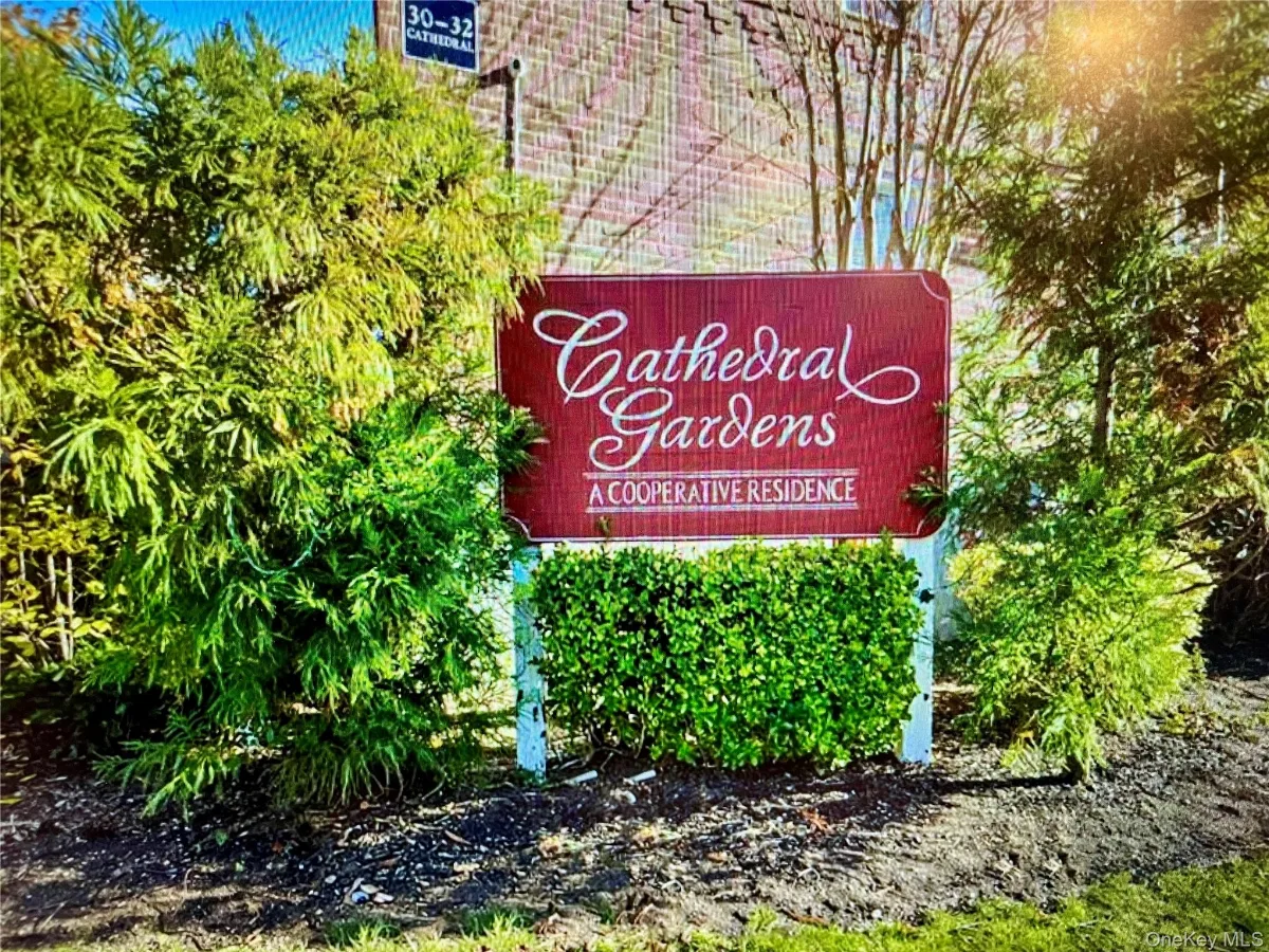 34 Cathedral Avenue #2E, Hempstead NY -- Coop for sale